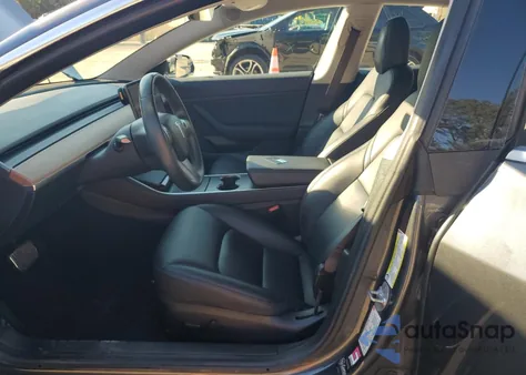 2018 Tesla Model 3 из США, поврежденный, VIN 5YJ3E1EB4JF090819